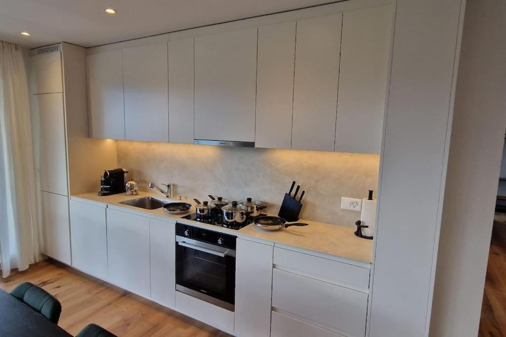 Visionary Hospitality Rothenburg, Lucerne - Premium Apartments With Free Parking, Washer, Kitchen, Terrace, 15' City Exterior foto